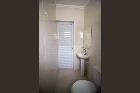 Banheiro de kitnet/studio para alugar com 1 quarto, 28m² em Vila Adelia, Sorocaba