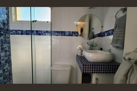 Casa de condomínio à venda com 130m², 3 quartos e 2 vagasBanheiro da Suíte