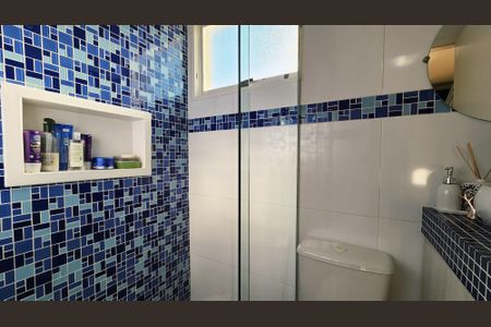 Casa de condomínio à venda com 130m², 3 quartos e 2 vagasBanheiro da Suíte