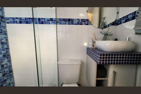 Casa de condomínio à venda com 130m², 3 quartos e 2 vagasBanheiro da Suíte