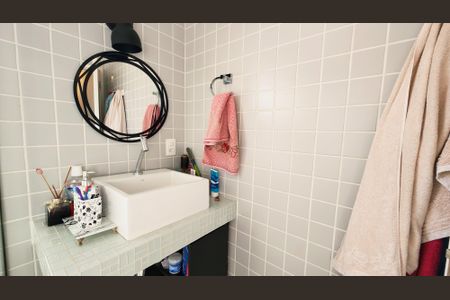 Casa de condomínio à venda com 130m², 3 quartos e 2 vagasBanheiro