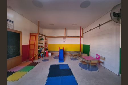 Casa de condomínio à venda com 130m², 3 quartos e 2 vagasBrinquedoteca