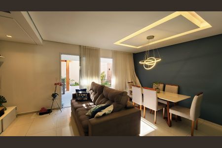 Casa de condomínio à venda com 130m², 3 quartos e 2 vagasSala