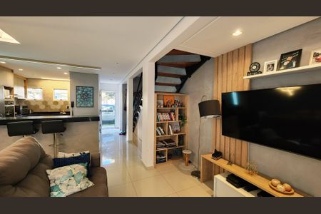 Casa de condomínio à venda com 130m², 3 quartos e 2 vagasSala