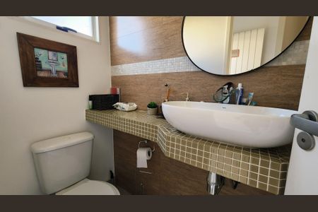 Casa de condomínio à venda com 130m², 3 quartos e 2 vagasLavabo