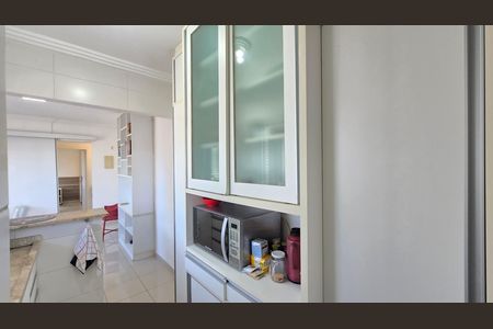 Apartamento para alugar com 49m², 1 quarto e 1 vaga Apartamento para alugar com 49m², 1 quarto e 1 vagaCozinha - Armários