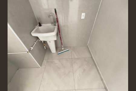 Apartamento para alugar com 38m², 2 quartos e sem vaga Apartamento para alugar com 38m², 2 quartos e sem vagaCozinha e Área de Serviço