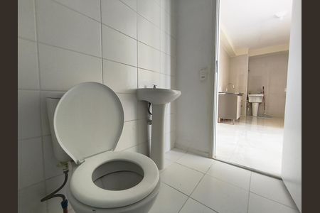 Apartamento para alugar com 38m², 2 quartos e sem vaga Apartamento para alugar com 38m², 2 quartos e sem vagaBanheiro