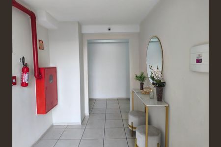 Apartamento para alugar com 38m², 2 quartos e sem vaga Apartamento para alugar com 38m², 2 quartos e sem vagaHall