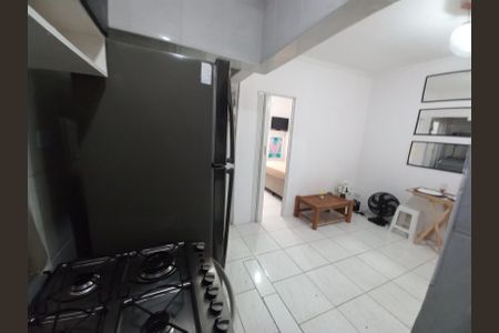 Cozinha de apartamento para alugar com 1 quarto, 35m² em Centro, São Vicente