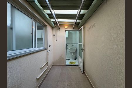 Apartamento à venda com 80m², 3 quartos e 2 vagas Apartamento à venda com 80m², 3 quartos e 2 vagasÁrea de Serviço