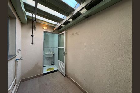 Apartamento à venda com 80m², 3 quartos e 2 vagas Apartamento à venda com 80m², 3 quartos e 2 vagasÁrea de Serviço