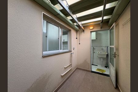 Apartamento à venda com 80m², 3 quartos e 2 vagas Apartamento à venda com 80m², 3 quartos e 2 vagasÁrea de Serviço
