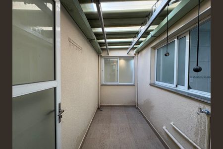Apartamento à venda com 80m², 3 quartos e 2 vagas Apartamento à venda com 80m², 3 quartos e 2 vagasÁrea de Serviço