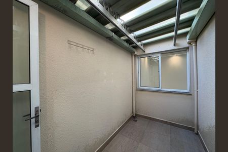 Apartamento à venda com 80m², 3 quartos e 2 vagas Apartamento à venda com 80m², 3 quartos e 2 vagasÁrea de Serviço