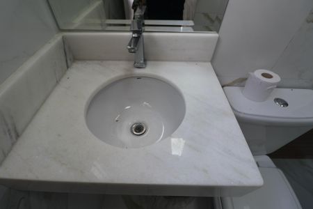 Casa para alugar com 420m², 6 quartos e 4 vagas Casa para alugar com 420m², 6 quartos e 4 vagasBanheiro Suíte 4