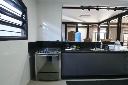 Casa para alugar com 420m², 6 quartos e 4 vagas Casa para alugar com 420m², 6 quartos e 4 vagasCozinha