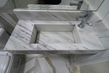 Casa para alugar com 420m², 6 quartos e 4 vagas Casa para alugar com 420m², 6 quartos e 4 vagasBanheiro Suíte 3