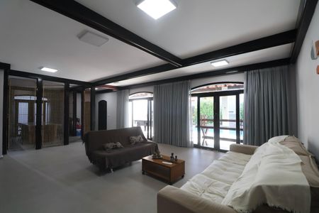 Casa para alugar com 420m², 6 quartos e 4 vagas Casa para alugar com 420m², 6 quartos e 4 vagasSala