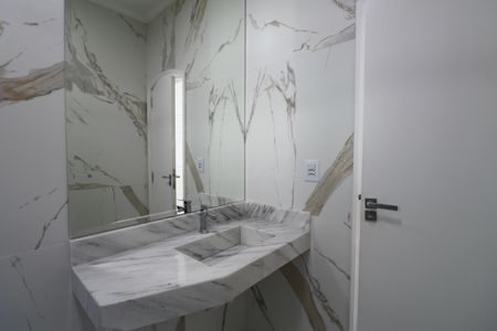 Casa para alugar com 420m², 6 quartos e 4 vagas Casa para alugar com 420m², 6 quartos e 4 vagasBanheiro Suíte