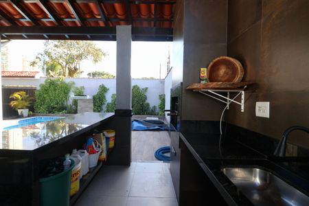 Casa para alugar com 420m², 6 quartos e 4 vagas Casa para alugar com 420m², 6 quartos e 4 vagasQuintal