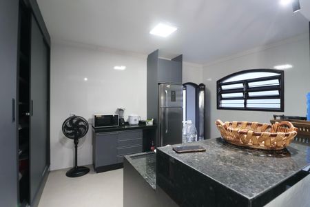 Casa para alugar com 420m², 6 quartos e 4 vagas Casa para alugar com 420m², 6 quartos e 4 vagasCozinha
