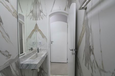 Casa para alugar com 420m², 6 quartos e 4 vagas Casa para alugar com 420m², 6 quartos e 4 vagasBanheiro Suíte 3