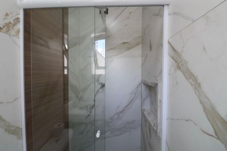 Casa para alugar com 420m², 6 quartos e 4 vagas Casa para alugar com 420m², 6 quartos e 4 vagasBanheiro Suíte 4