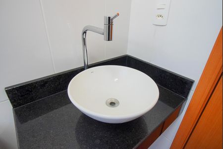 Apartamento à venda com 44m², 2 quartos e 1 vagaBanheiro 