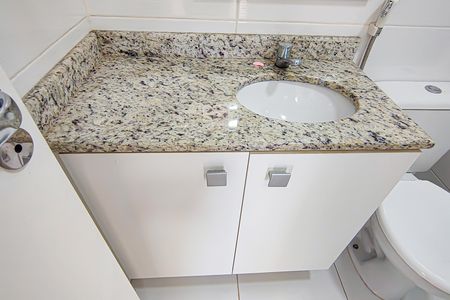 Apartamento para alugar com 53m², 2 quartos e 1 vaga Apartamento para alugar com 53m², 2 quartos e 1 vagaBanheiro