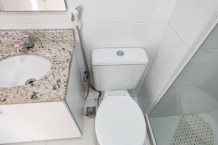 Banheiro de apartamento para alugar com 2 quartos, 53m² em Pechincha, Rio de Janeiro