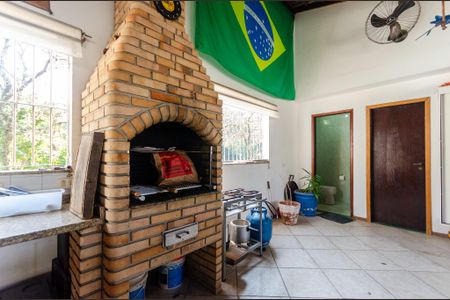 Casa à venda com 212m², 3 quartos e 3 vagas Casa à venda com 212m², 3 quartos e 3 vagasChurrasqueira