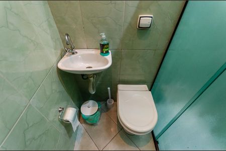 Casa à venda com 212m², 3 quartos e 3 vagas Casa à venda com 212m², 3 quartos e 3 vagasBanheiro 2