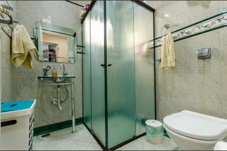 Casa à venda com 212m², 3 quartos e 3 vagas Casa à venda com 212m², 3 quartos e 3 vagasBanheiro 1