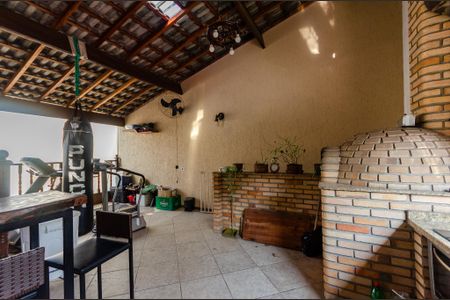 Casa à venda com 212m², 3 quartos e 3 vagas Casa à venda com 212m², 3 quartos e 3 vagasChurrasqueira