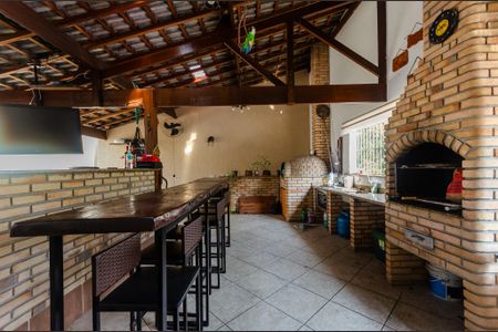 Casa à venda com 212m², 3 quartos e 3 vagas Casa à venda com 212m², 3 quartos e 3 vagasChurrasqueira