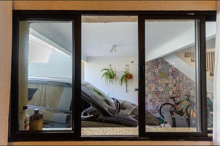 Casa à venda com 212m², 3 quartos e 3 vagas Casa à venda com 212m², 3 quartos e 3 vagasSala - Janela