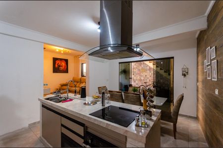 Casa à venda com 212m², 3 quartos e 3 vagas Casa à venda com 212m², 3 quartos e 3 vagasCozinha