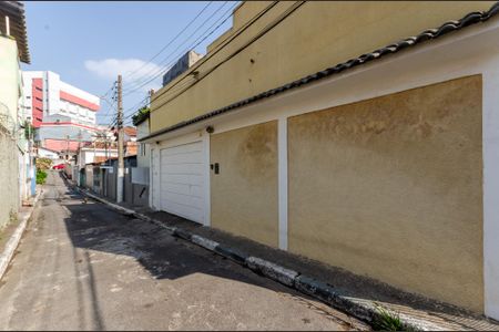 Casa à venda com 212m², 3 quartos e 3 vagas Casa à venda com 212m², 3 quartos e 3 vagasFachada