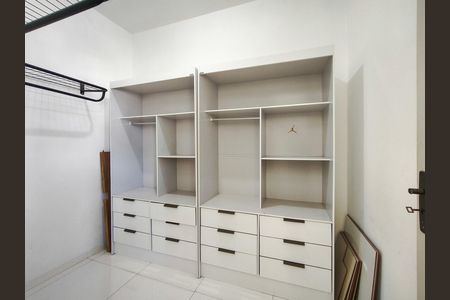 Apartamento à venda com 45m², 1 quarto e 1 vaga Apartamento à venda com 45m², 1 quarto e 1 vagaQuarto de Serviço