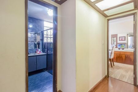 Corredor de apartamento à venda com 3 quartos, 140m² em Serra, Belo Horizonte