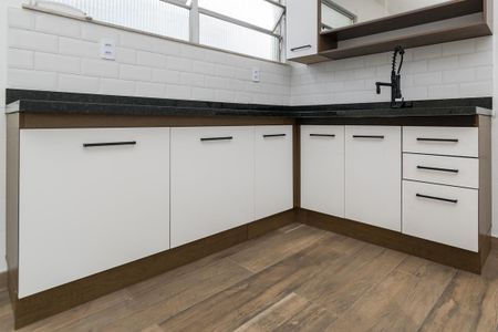 Apartamento para alugar com 85m², 2 quartos e 1 vagaCozinha - Armários