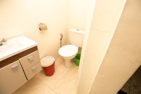 Casa para alugar com 55m², 1 quarto e 1 vaga Casa para alugar com 55m², 1 quarto e 1 vagaBanheiro