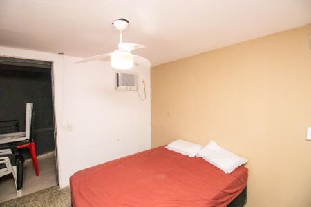 Quarto de casa para alugar com 1 quarto, 55m² em Recreio dos Bandeirantes, Rio de Janeiro