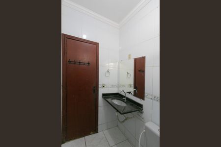 Casa para alugar com 110m², 3 quartos e 2 vagasBanheiro Social