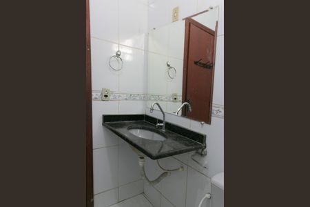 Casa para alugar com 110m², 3 quartos e 2 vagasBanheiro Social
