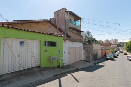 Casa para alugar com 110m², 3 quartos e 2 vagasFachada