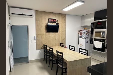 Apartamento à venda com 3 quartos, 133m² em Vila Humaita, Santo André
