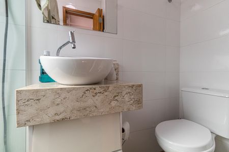 Casa à venda com 69m², 2 quartos e 1 vaga Casa à venda com 69m², 2 quartos e 1 vagaBanheiro da Suíte 2