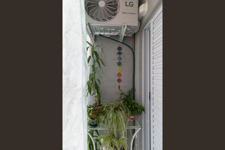 Casa à venda com 69m², 2 quartos e 1 vaga Casa à venda com 69m², 2 quartos e 1 vagaVaranda da Suíte 2